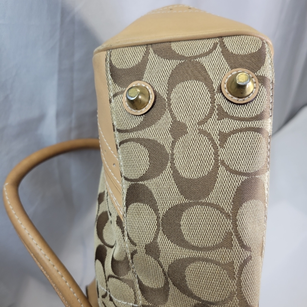 **SOLD** Coach Chelsea Optic Signature shoulder bag - Picture 8 of 10